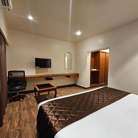 Hotel Pl Grand カライクディ エクステリア 写真