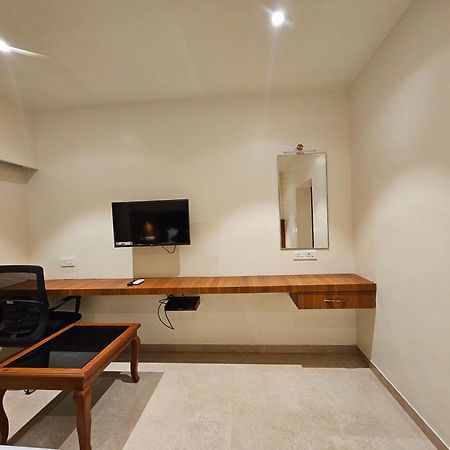 Hotel Pl Grand カライクディ エクステリア 写真
