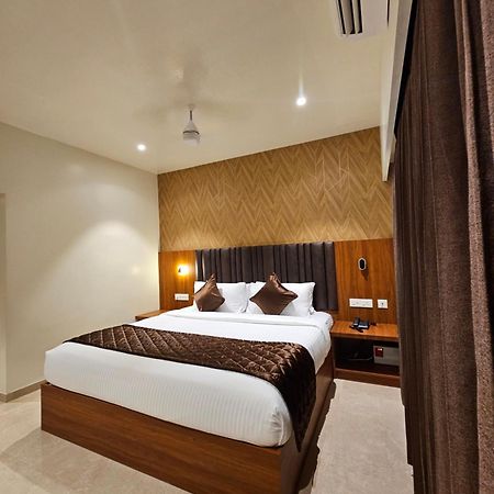 Hotel Pl Grand カライクディ エクステリア 写真