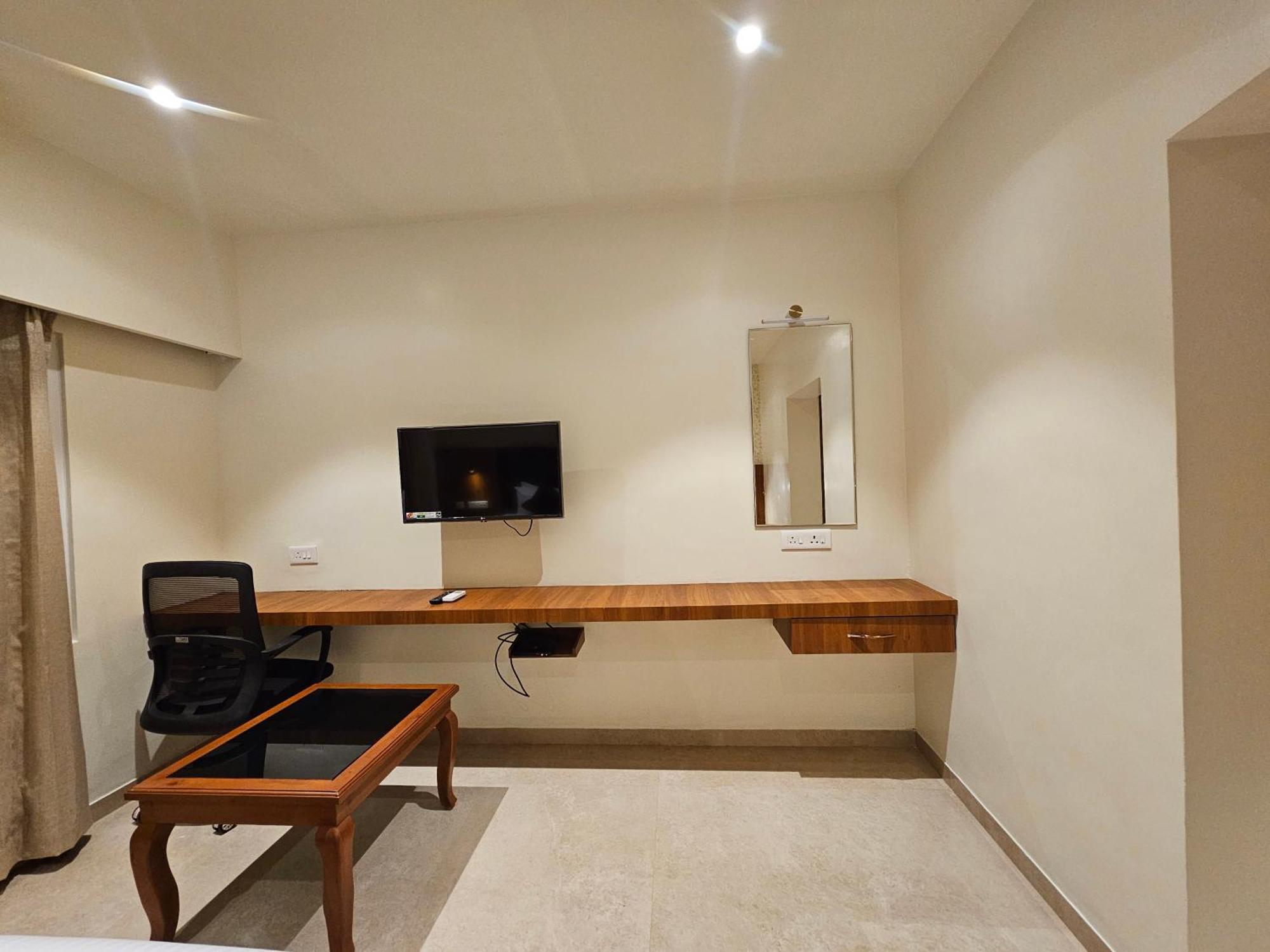 Hotel Pl Grand カライクディ エクステリア 写真