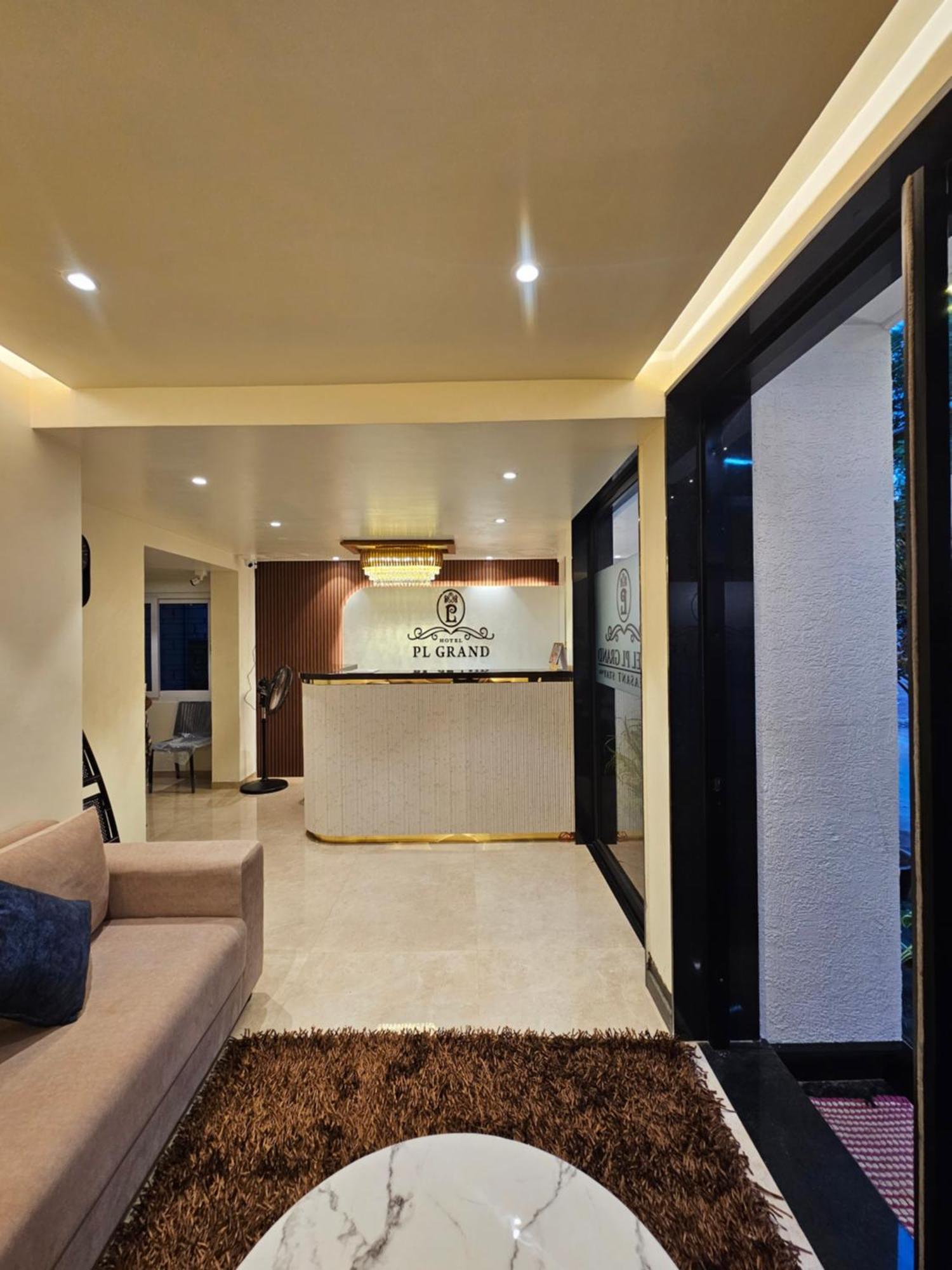 Hotel Pl Grand カライクディ エクステリア 写真