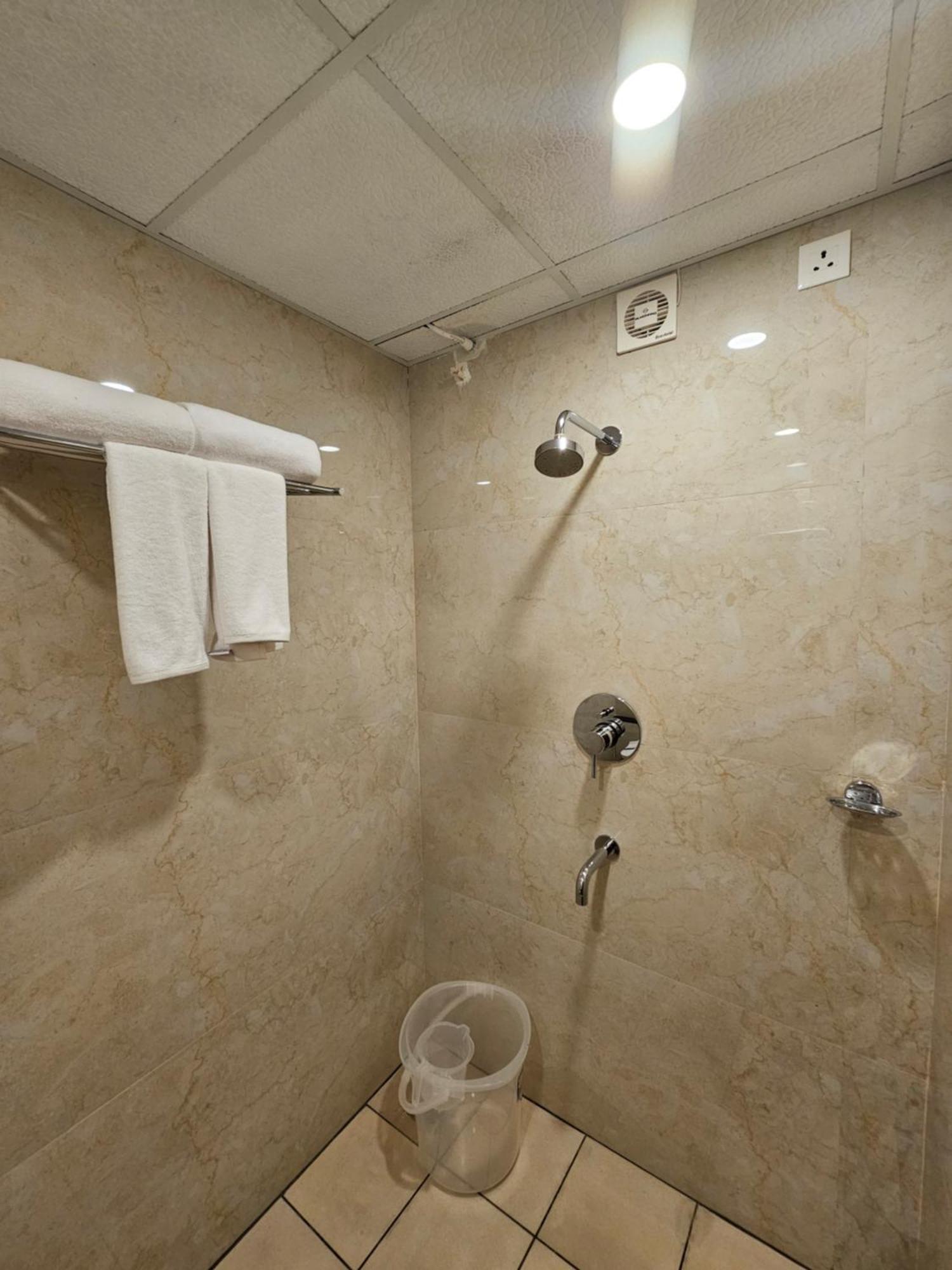 Hotel Pl Grand カライクディ エクステリア 写真